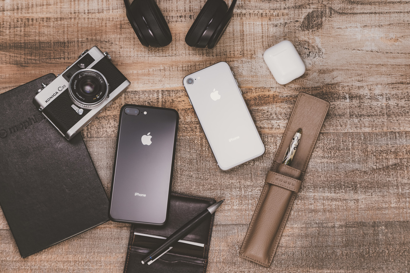 ブロガーの持ち物（iPhoneやカメラなど）の写真素材